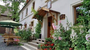 Miejsce na ziemi, w którym czas się zatrzymał – Villa Greta w Dobkowie