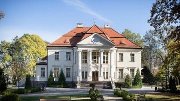 Magicznie, wytwornie i ekskluzywnie – pobyt rodzinny w Pałacu Tłokinia