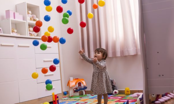 Nie edukacyjne zabawy dla dzieci – bo fantazja jest od tego, żeby bawić się na całego!